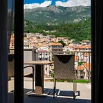 Rooftop Apartments & Rooms