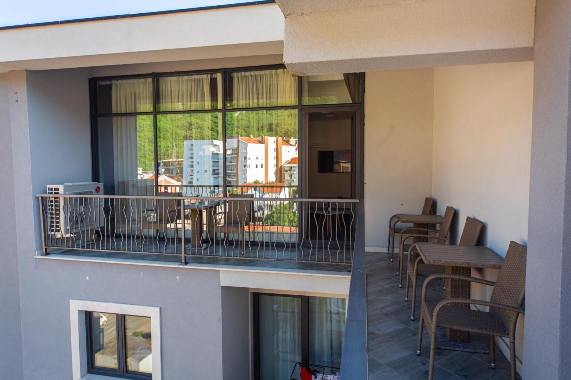 Rooftop & Otel Budva