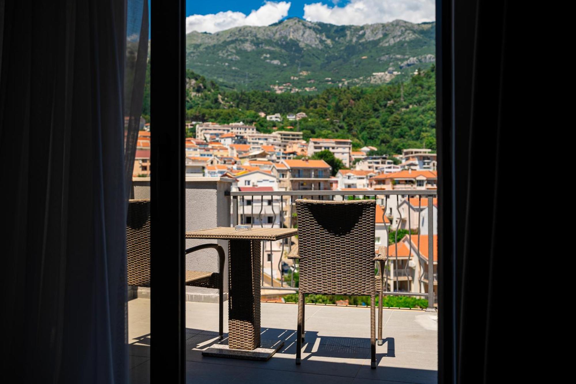 Rooftop & Otel Budva