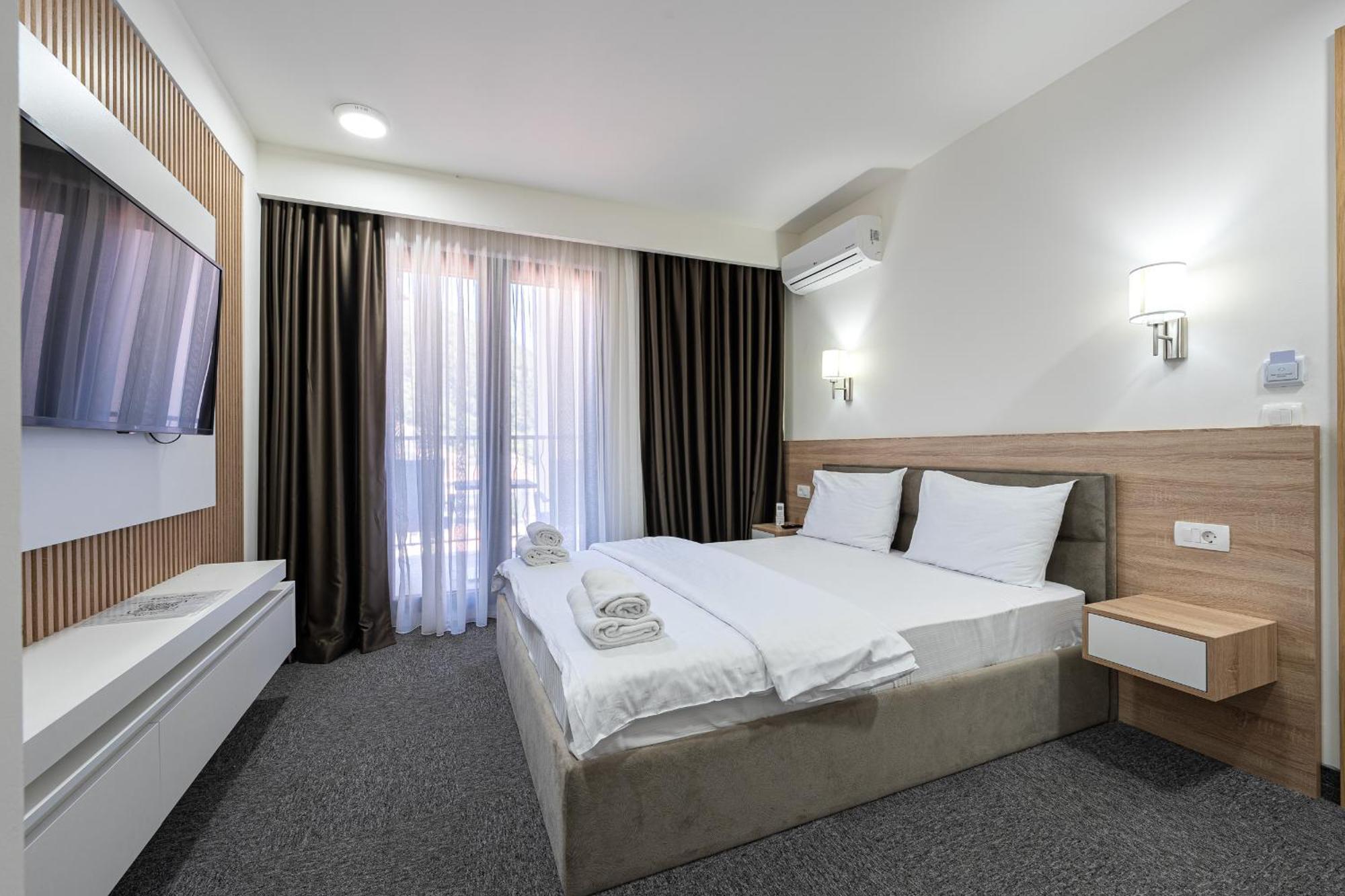 Rooftop & 4* Budva