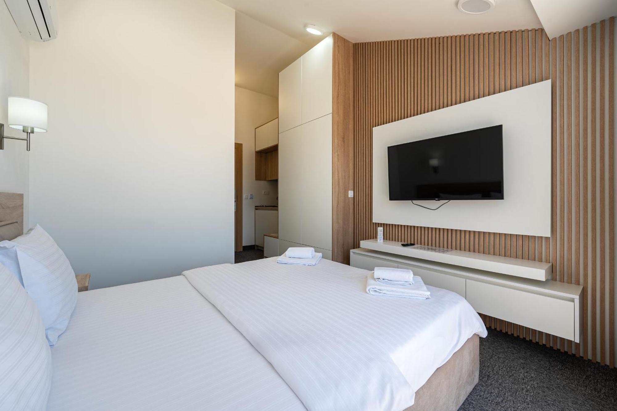 Rooftop & Otel 4*
