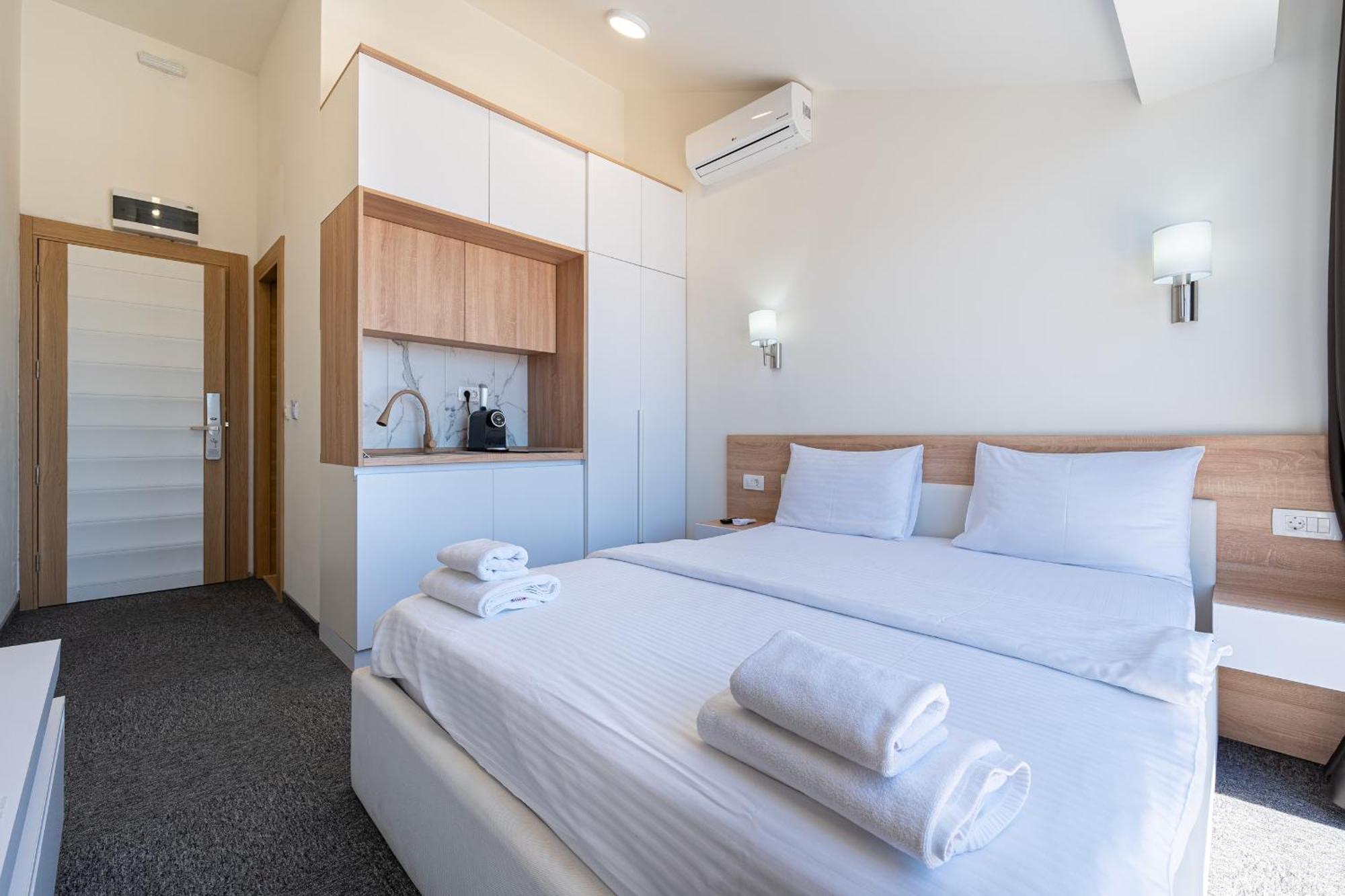 Otel Rooftop & 4*