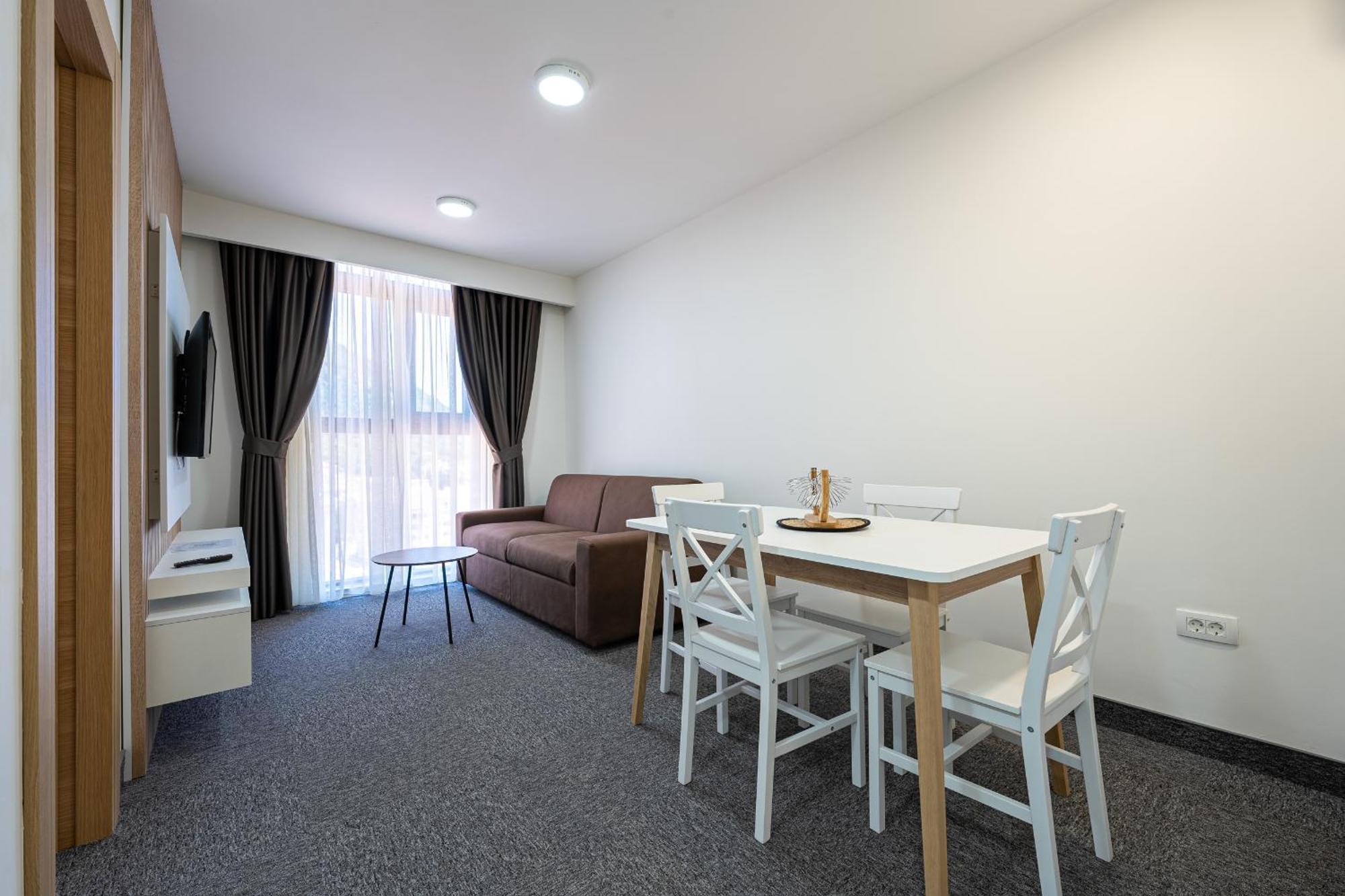 Rooftop & Otel Budva