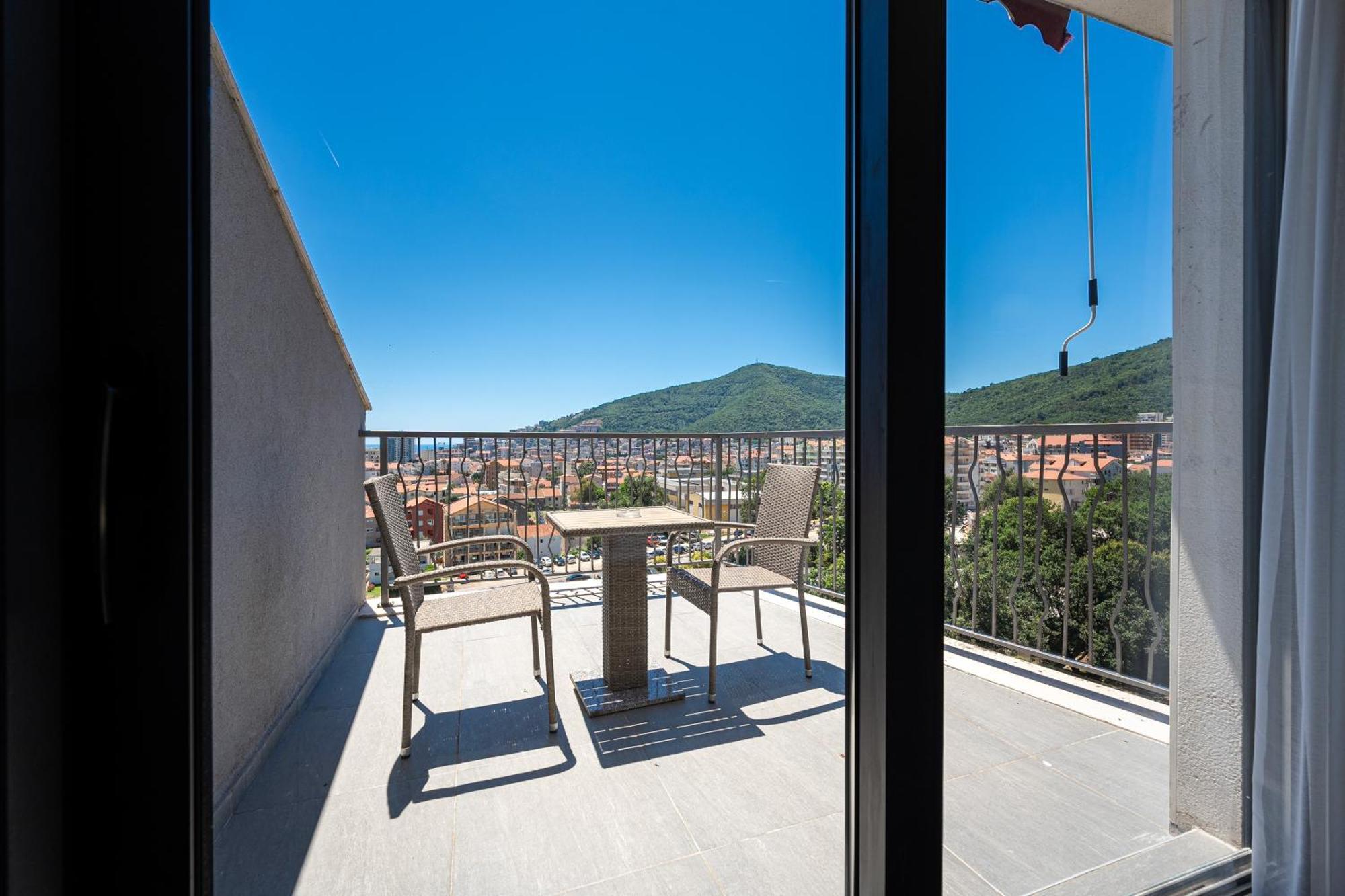 Rooftop & 4*